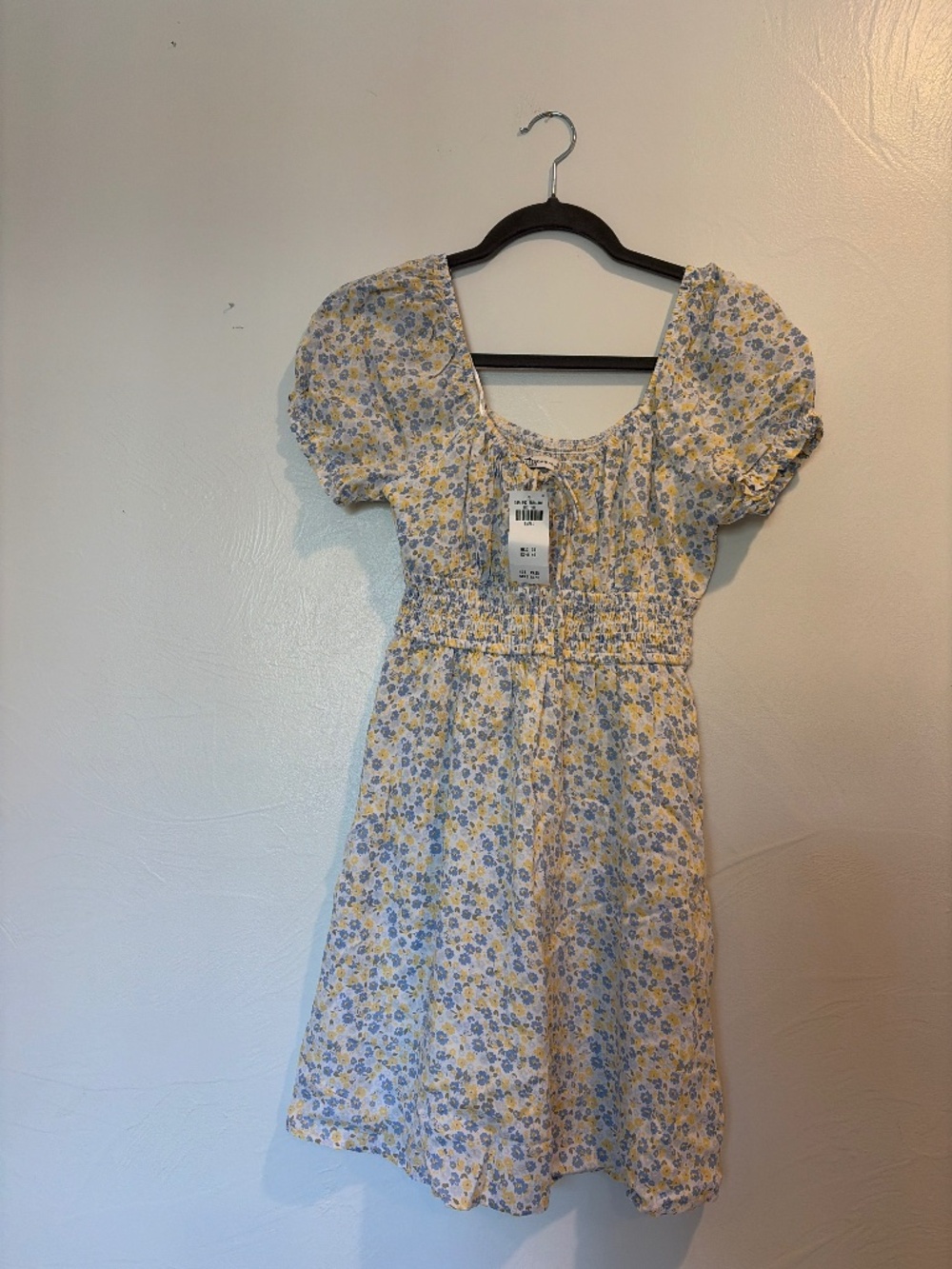 NWT Hollister Yellow & Blue Floral Puff Sleeve Smocked Mini Dress